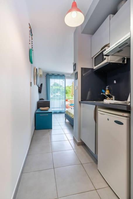 Flamboyant - Studio 2 Personnes Avec Lit De Qualite Hoteliere Separable Pour Couple Ou Amis Avec Tres Belle Terrasse A 12 Min A Pied Ou 4 Min En Voiture Du Lagon De L'Ermitage - St Gilles Les Bains La Saline-Les-Bains Exterior foto