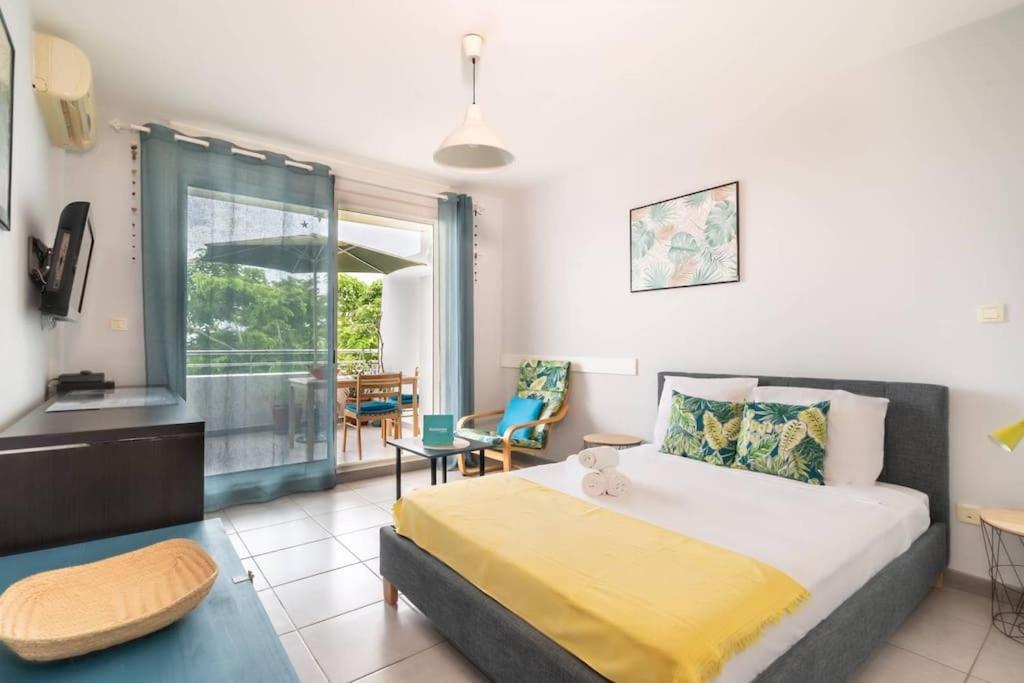 Flamboyant - Studio 2 Personnes Avec Lit De Qualite Hoteliere Separable Pour Couple Ou Amis Avec Tres Belle Terrasse A 12 Min A Pied Ou 4 Min En Voiture Du Lagon De L'Ermitage - St Gilles Les Bains La Saline-Les-Bains Exterior foto